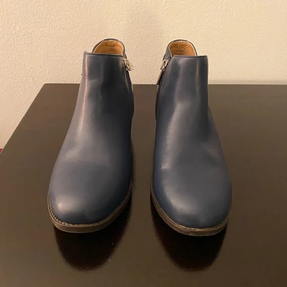 Women’s Blue Vionic Boots - Picture 4 of 4